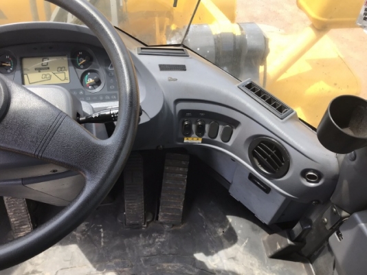 ขายรถตักล้อยาง KOMATSU WA430-6 นำเข้าเองจากญี่ปุ่น สภาพสวยพร้อมใช้ มีVDOการทำงานครับ