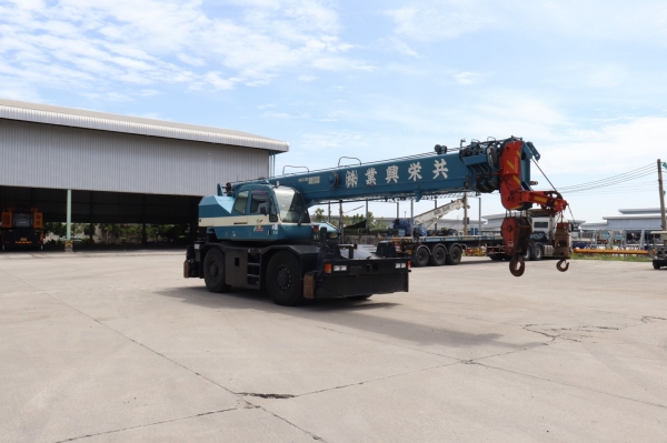 TADANO GR250N-1 ขนาด 25 ตัน รถปี 2005 ชั่วโมงการทำงาน 4,6xx ชม. นำเข้าจากญี่ปุ่น TADANO GR250N-1 ขนาด 25 ตัน รถปี 2005 ชั่วโมงการทำงาน 4,6xx ชม. นำเข้าจากญี่ปุ่น