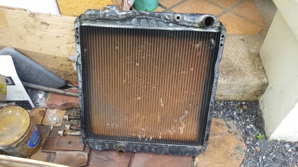 ขายด่วน !!หม้อน้ำ fuso527  หม้อน้ำ 5 ช่อง