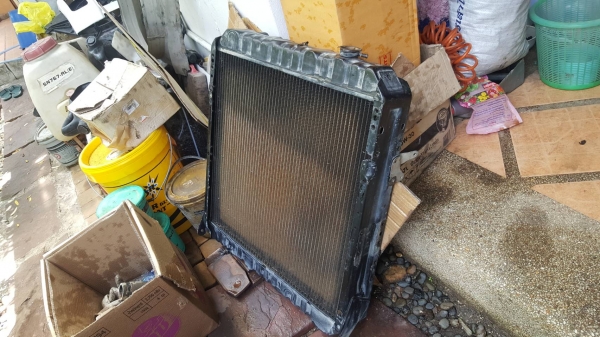 ขายด่วน !!หม้อน้ำ fuso527  หม้อน้ำ 5 ช่อง