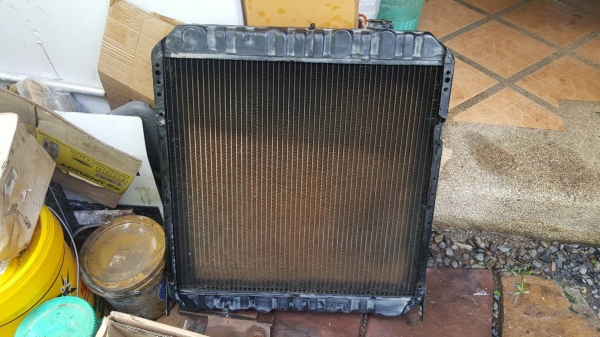 ขายด่วน !!หม้อน้ำ fuso527  หม้อน้ำ 5 ช่อง