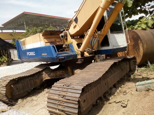 ขายถูก290000ขายด่วน290000KOMATSU200-3LCครับผมแบ๊คโฮโคมัสสุ200-3บูมพิเศษบูมยาวแอร์เย็นเอกสารใบซื้อขายรถใช้งานได้ปกติครับผม