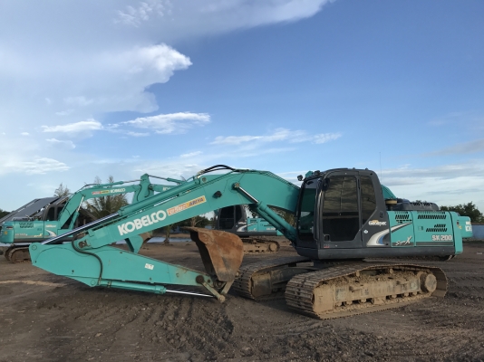 ขายKOBELCO SK200-8 Super-X 8000 ชั่วโมง สภาพสวยเดิมๆ เเห้งๆทั้งคัน สนใจติดต่อ 081-4283210