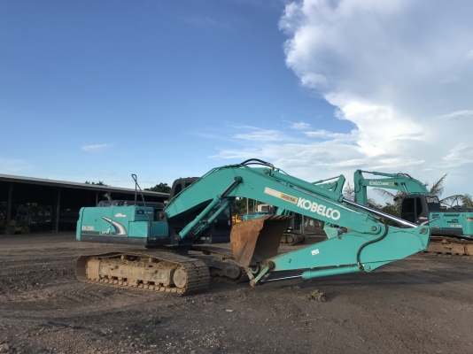 ขายKOBELCO SK200-8 Super-X 8000 ชั่วโมง สภาพสวยเดิมๆ เเห้งๆทั้งคัน สนใจติดต่อ 081-4283210