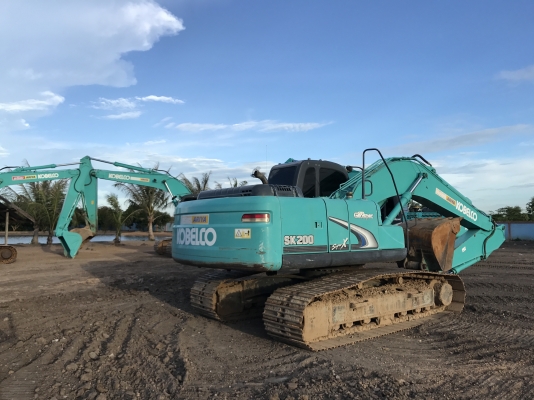 ขายKOBELCO SK200-8 Super-X 8000 ชั่วโมง สภาพสวยเดิมๆ เเห้งๆทั้งคัน สนใจติดต่อ 081-4283210