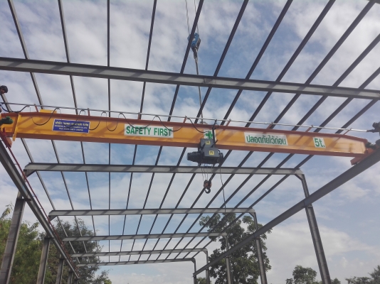 รับติดตั้งเครนโรงงาน และรับออกแบบติดตั้งเครนไฟฟ้า