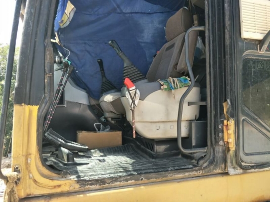 ขายKOMATSU PC200-7 เอกสารเล่มทะเบียนราคา 850,000