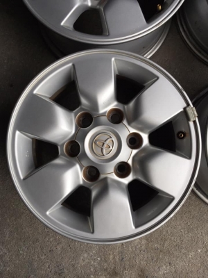 ล้อโตโยต้า ขอบ15+น๊อต ล้อสวยไม่เบียดบิ่น สนใจโทร.0879050181.ส่งได้