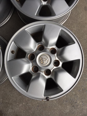 ล้อโตโยต้า ขอบ15+น๊อต ล้อสวยไม่เบียดบิ่น สนใจโทร.0879050181.ส่งได้