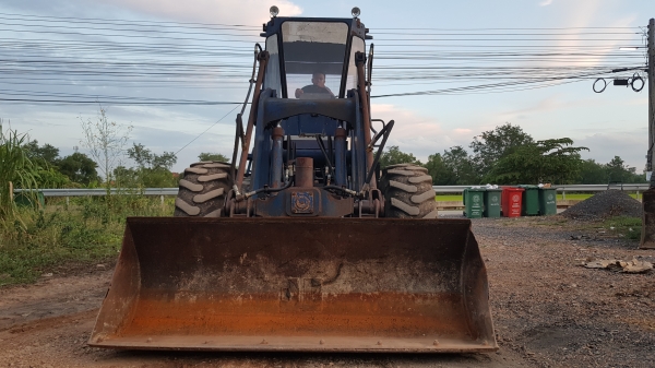 ขายรถตักล้อยาง komatsu สภาพดี ใช้งานดีครับ