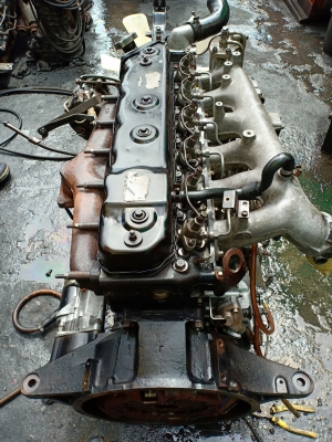 เครื่องอิซูซุ 6BG1 ปั๊มลม สวยๆราคาไม่แพง