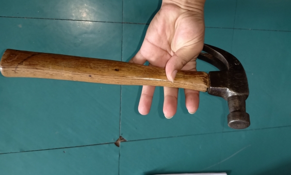 ขายค้อนหงอนหัวลูกปืนงานเก่าเมกาด้ามไม้