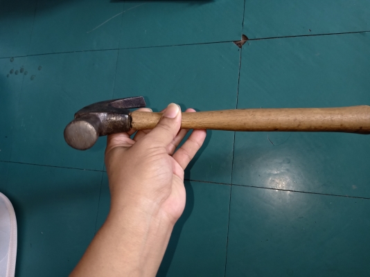 ขายค้อนหงอนหัวลูกปืนงานเก่าเมกาด้ามไม้