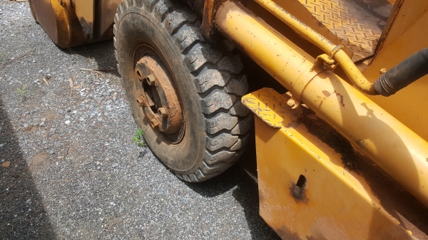 ขาย รถตัก KOMATSU SD10-2 รถใช้งานได้ เครื่องมีไอหน่อยครับ