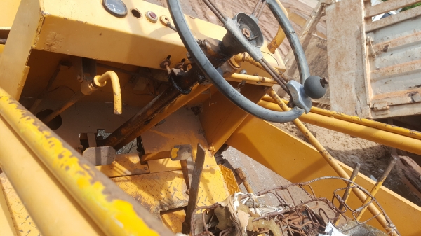 ขาย รถตัก KOMATSU SD10-2 รถใช้งานได้ เครื่องมีไอหน่อยครับ