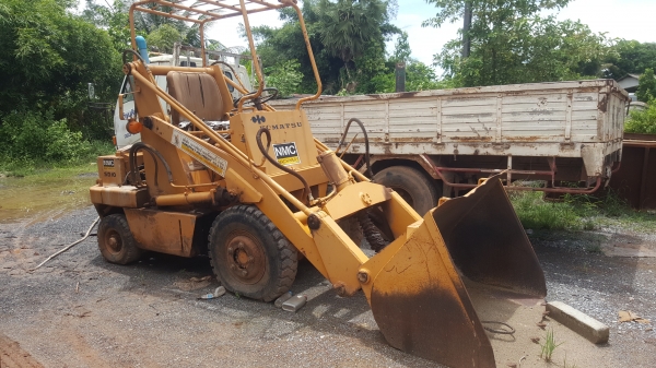 ขาย รถตัก KOMATSU SD10-2 รถใช้งานได้ เครื่องมีไอหน่อยครับ