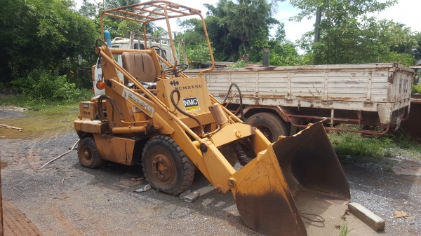 ขาย รถตัก KOMATSU SD10-2 รถใช้งานได้ เครื่องมีไอหน่อยครับ