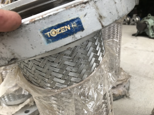 ( เหลือ 3ตัวครับ )ขายข้ออ่อน-ข้องอกันสะบัด สแตนเลส Tozen made in Japan ขนาด 6นิ้ว ของใหม่เก่าเก็บ ไม่เคยใช้งาน มี 4ตัวครับ