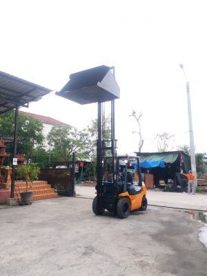 ขายรถยกโฟร์คลิฟท์ยี่ห้อ TOYOTA7FD25 ฮิ้งฟอร์คบุ้งกี๋