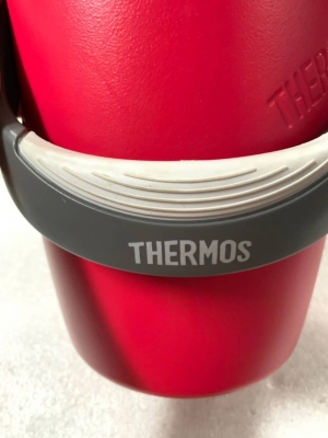 700 บ.ส่งถึงบ้านฟรี โทร 083-2000058 LINE ID: line832923 กระติกอเนกประสงค์ ยี่ห้อ THERMOS เป็นของใหม่