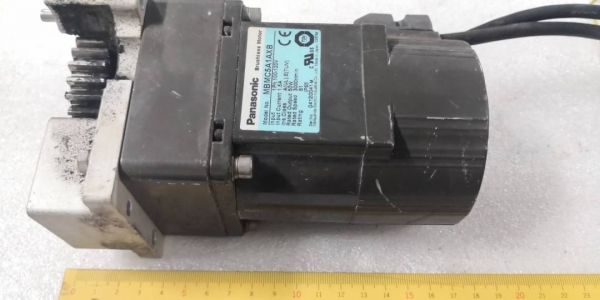 700 บ.ส่งถึงบ้านฟรี โทร 083-2000058 LINE ID: line832923 Brushless Motor มีเกียร์ทดส่วนหัว 1 :15 ยี่ห้อ PANASONIC (ชิ้นงานนี้มีเฉพาะตามภาพ)