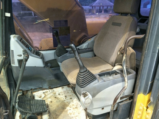 ขาย KOMATSU PC200-7 ไฟครบเอกสารเล่มทะเบียนราคา 1,200,000
