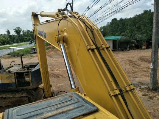 ขาย KOMATSU PC200-7 ไฟครบเอกสารเล่มทะเบียนราคา 1,200,000