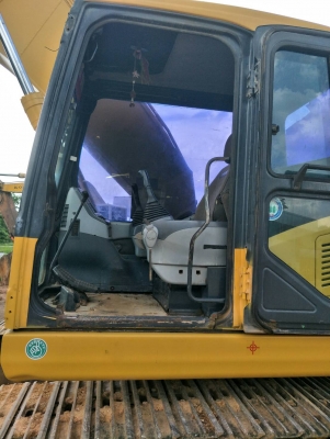 ขาย KOMATSU PC200-7 ไฟครบเอกสารเล่มทะเบียนราคา 1,200,000