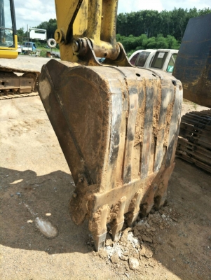 ขาย KOMATSU PC200-7 ไฟครบเอกสารเล่มทะเบียนราคา 1,200,000