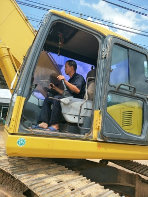 ขาย KOMATSU PC200-7 ไฟครบเอกสารเล่มทะเบียนราคา 1,200,000