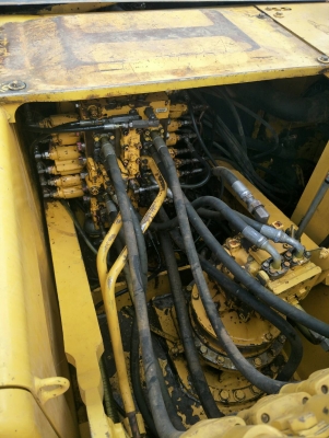 ขาย KOMATSU PC200-7 ไฟครบเอกสารเล่มทะเบียนราคา 1,200,000