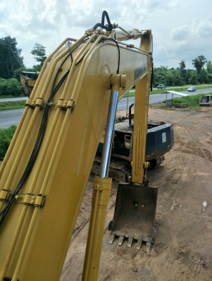 ขาย KOMATSU PC200-7 ไฟครบเอกสารเล่มทะเบียนราคา 1,200,000