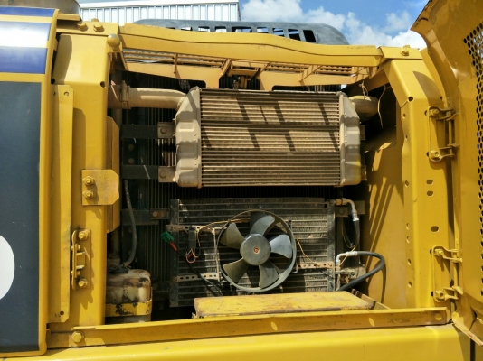 มีVDOขาย KOMATSU PC200-7 เอกสารเล่มทะเบียนราคา 1,200,000