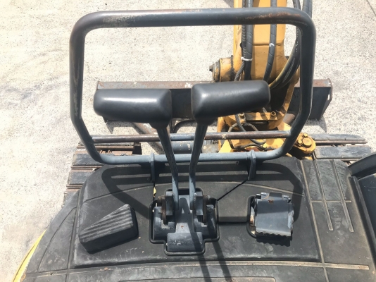 รถขุดนำเข้าญี่ปุ่น PC30MR-2  ปี2007  1,213ชม ครับ