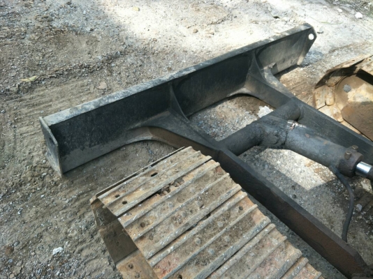 ปรับลดราคาเหลือ 350,000 ขาย KOMATSU PC40R-8 เอกสารอินวอยราคา 400,000