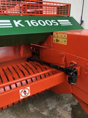 เครื่องอัดฟาง KMT มือสอง