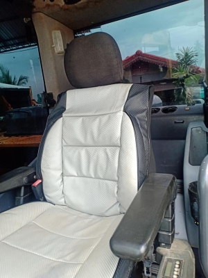 ขายจ้า..KOMATSU PC130-8 เก่าใน  สภาพสวย เดิมๆๆ  แทรคใหญ่ เอกสารเล่มทะเบียน พร้อมใช้  โทร 089-3818694 จ๊อย