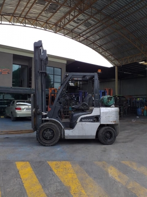 ขายรถฟอร์คลิฟท์คุณภาพดีพร้อมใช้งาน Nissan ug1f2a30du