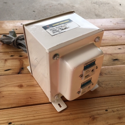 หม้อแปลงไฟจาก 220v ==> 100v /110v ขนาด 1,000w ของ KRR