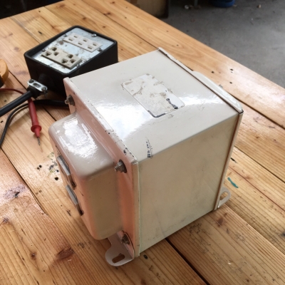 หม้อแปลงไฟจาก 220v ==> 100v /110v ขนาด 1,500w ของ KRR