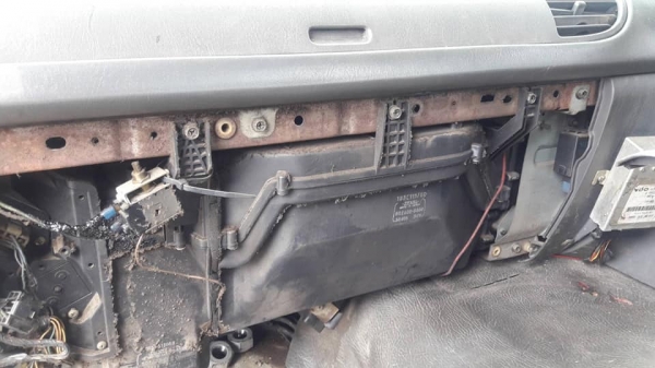 SALE สินค้าเก่านอก *โปรลดกระหน่ำ ราคาถูกตาแตก!! หัวเก๋งรถบรรทุกไซค์10ล้อ -หัวลาก /CABIN ISUZU :GIGA (3ใบปัด)