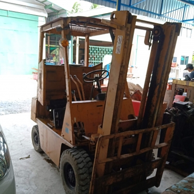 รถยกโคมัตสุเบนซิน 1.5 ตันสภาพเก็บงานให้พร้อมใช้ราคา 78,000 บาท