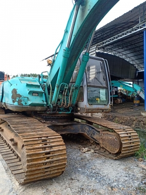 มาใหม่จ้า..KOBELCO SK200-3 มาร์คไฟว์  ซุปเปอร์  เก่านอกแท้  เดิมๆๆ  มีลายแย๊ก  แทรค ใหญ่ 7,xxx ชั่วโมง  พร้อมใช้  โทร 089-3818694 จ๊อย