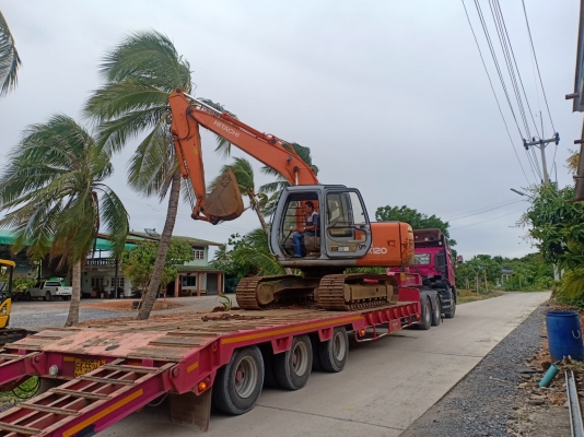 มาใหม่จ้า..HITACHI EX120-5 เก่านอกแท้  เดิมๆๆสภาพสวย เครื่องปั๊มแห้ง 4,xxx ชั่วโมง  โทร 089-3818694 จ๊อย