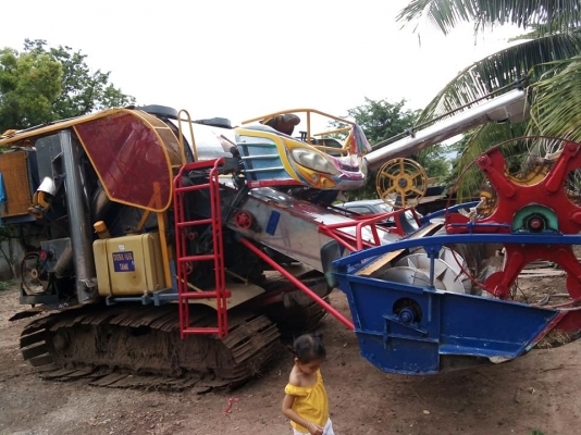 รถเกี่ยวข้าวเกษตร ไอ้หนุ่มไวไฟ