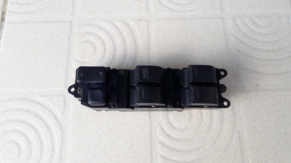 สวิทช์กดควบคุมกระจกประตูหน้าข้างขวา TOYOTA AE101 แบบมีไฟทุกปุ่ม