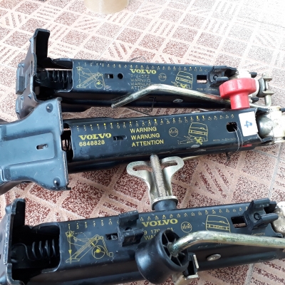 แม่แรงติดรถ VOLVO