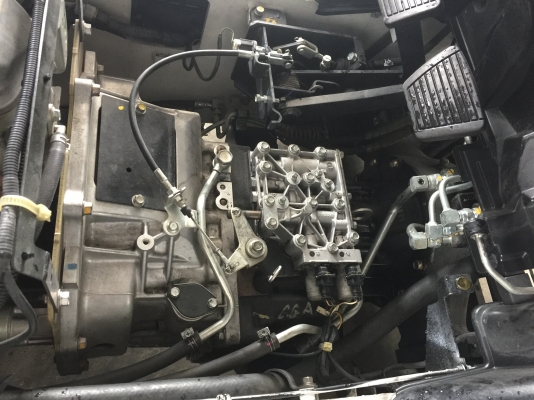 ขายรถสวยมาก รถยกนิสสันรุ่นล่าสุด 2.5 ตัน เสา 3 เมตร เครื่องยนต์เบนซิน+แก๊ส เกียร์ออโต้ ยางตันใหม่(ไม่ใช่ยางหล่อ)