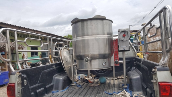 หม้อต้มสองชั้น สแตนเลส ขนาด 300 ลิตรสวยๆ หม้อต้มสองชั้น สแตนเลส ขนาด 300 ลิตรสวยๆ