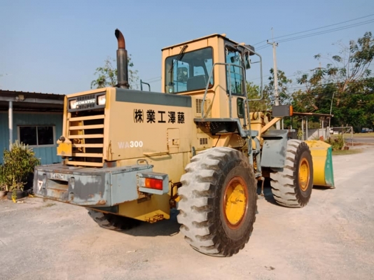 ขาย KOMATSU WA300-1 ซีเรียล 31,xxx นำเข้าจากญี่ปุ่น โทร&bull;090-986-2521 อ๊อบ